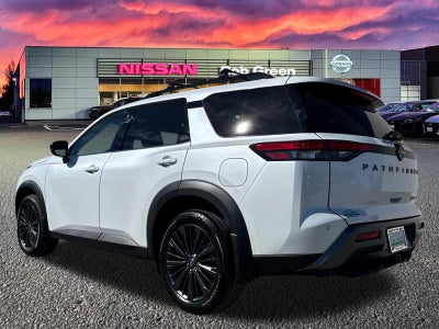 2026 Nissan Pathfinder SL
