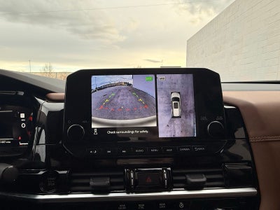 2025 Nissan Pathfinder Platinum