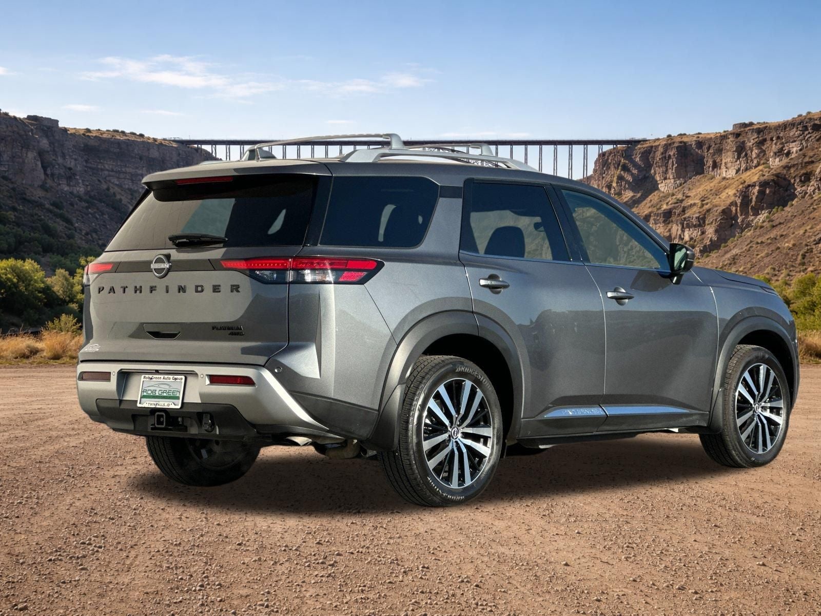 2025 Nissan Pathfinder Platinum