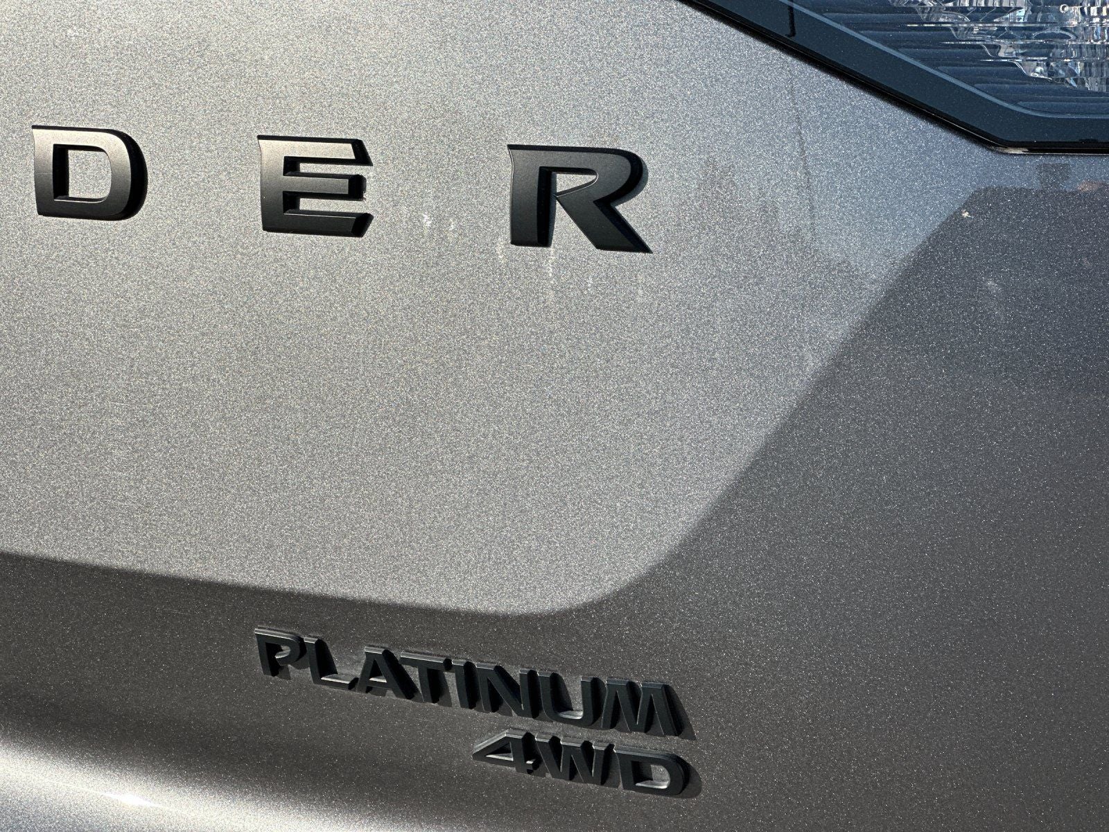 2025 Nissan Pathfinder Platinum