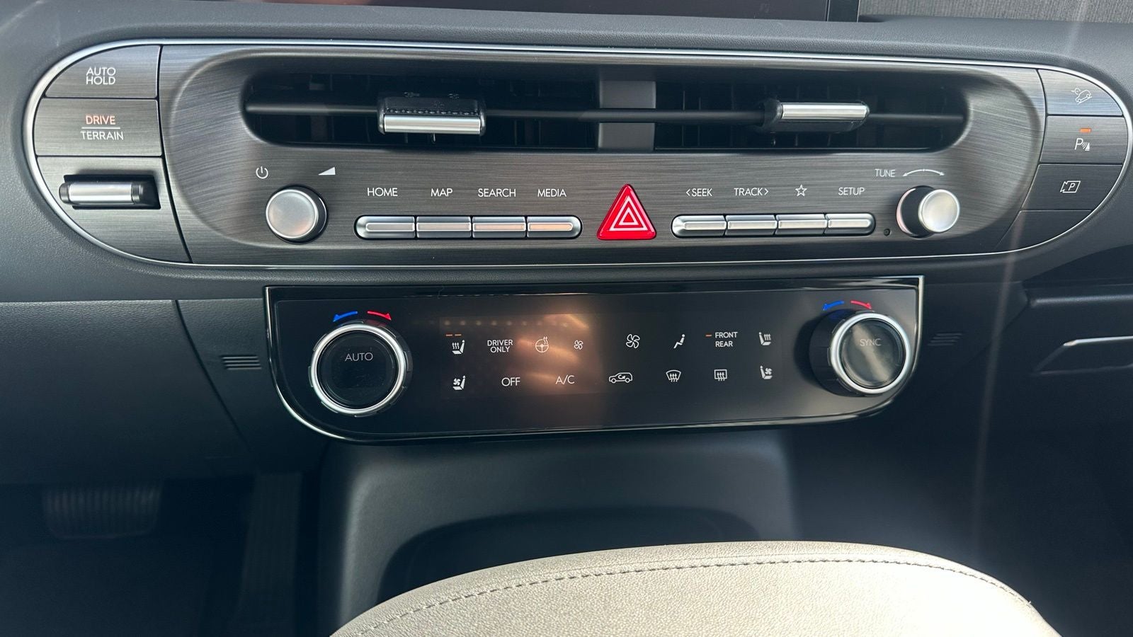 2026 Hyundai Palisade Hybrid SEL Premium 8 Passenger