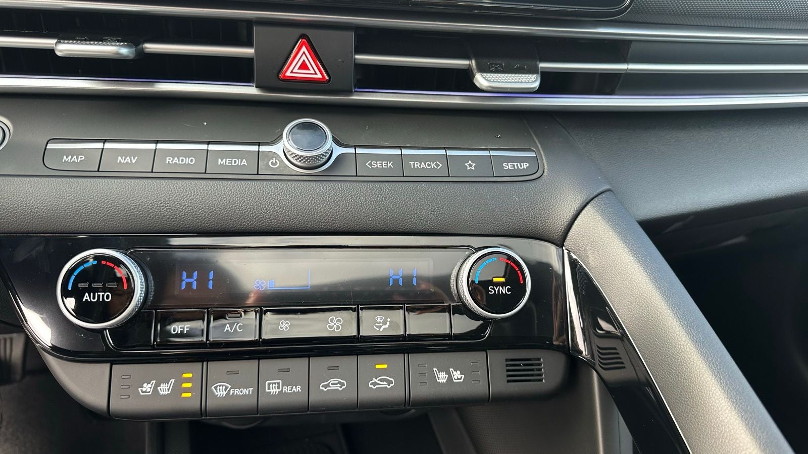 2026 Hyundai Elantra Hybrid Limited